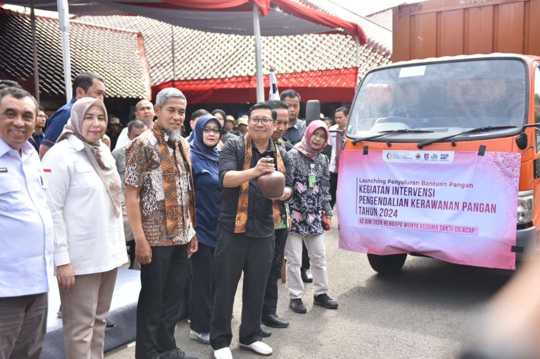 Sebanyak 18.567 keluarga di Provinsi Jawa Tengah menerima bantuan pangan dalam rangka intervensi pengendalian kerawanan pangan dan gizi. (Foto: Dok Prov Jateng)