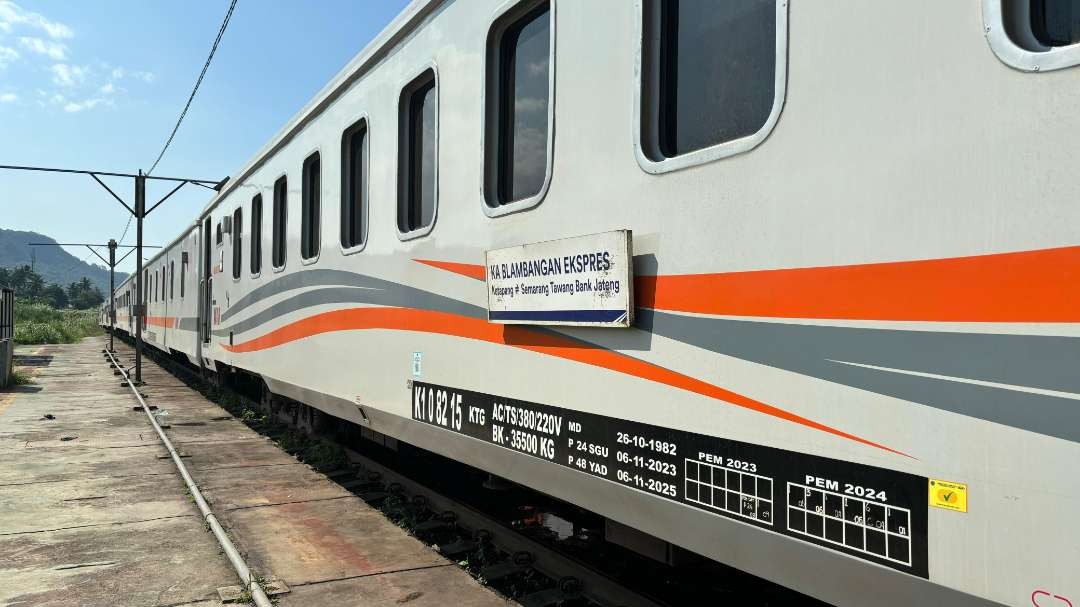 Kereta Api Blambangan Ekspres melayani relasi Ketapang-Semarang Tawang (foto: istimewa)