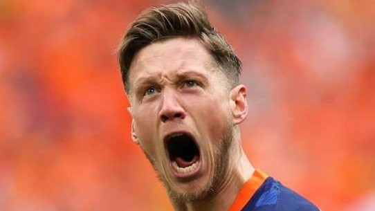 Wout Weghorst melepaskan emosinya usai mencetak gol kemenangan Belanda atas Polandia. (Foto: X/@EURO2024)