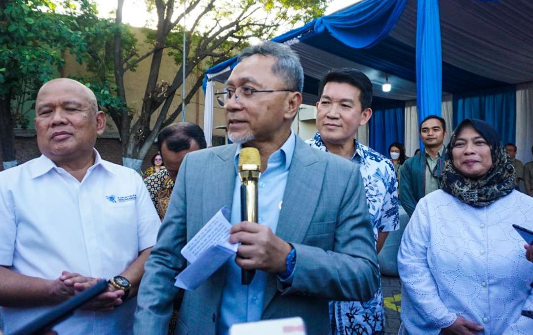 Menteri perdagangan Zulkifli Hasan saat kunjungan kerja di Sidoarjo (Foto :Aini/Ngopibareng.id)