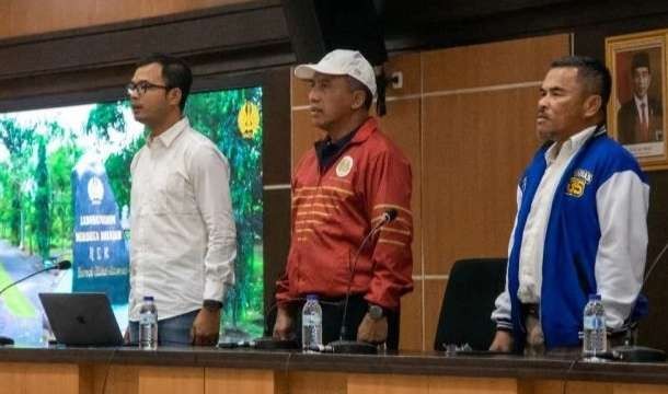 Rektor Unesa, Prof Nurhasan saat koordinasi persiapan AUG 2024. (Foto: Istimewa)