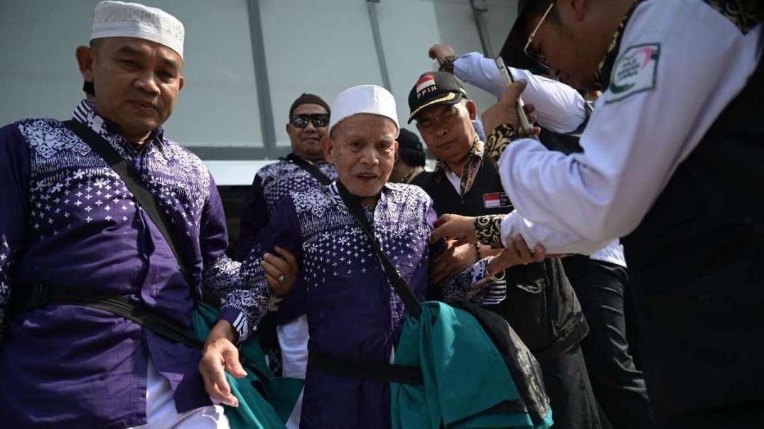 Fase kepulangan jemaah haji dari Tanah Suci ke Indonesia dimulai, yang ditandai dengan pemberangkatan jemaah haji dari Embarkasi Solo (SOC-02).(Foto: Dok MCH 2024)