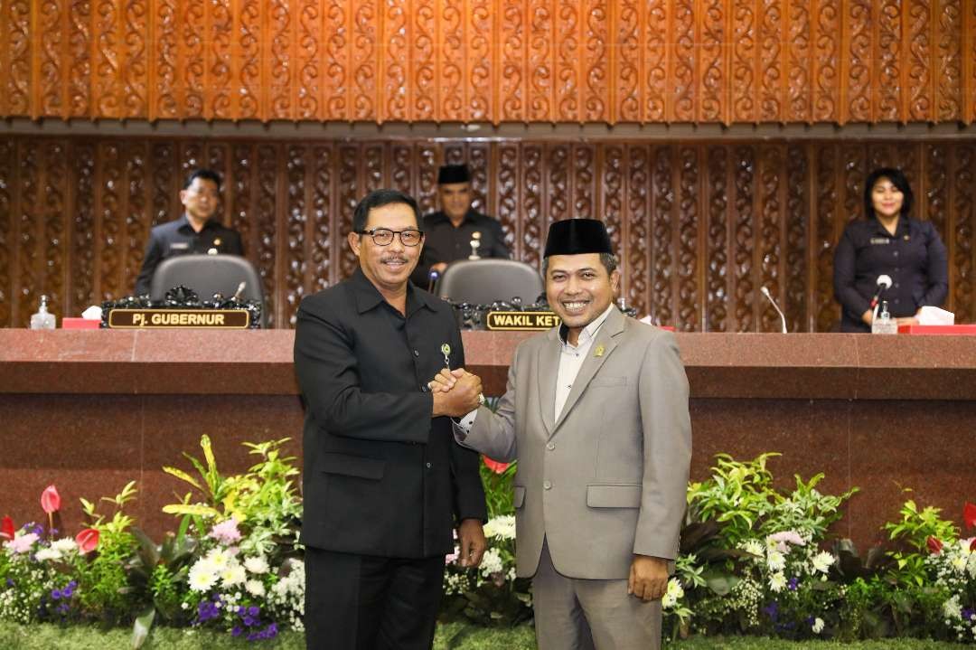 Pj Gubernur Jawa Tengah usai rapat paripurna DPRD Jawa Tengah masa persidangan ketiga tahun sidang 2023/2024 di Gedung Berlian Semarang, Kamis, 27 Juni 2024. (Foto: Pemprov Jateng)