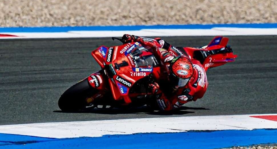 Francesco Bagnaia akan start terdepan, sementara Jorge Martin turun ke posisi kelima