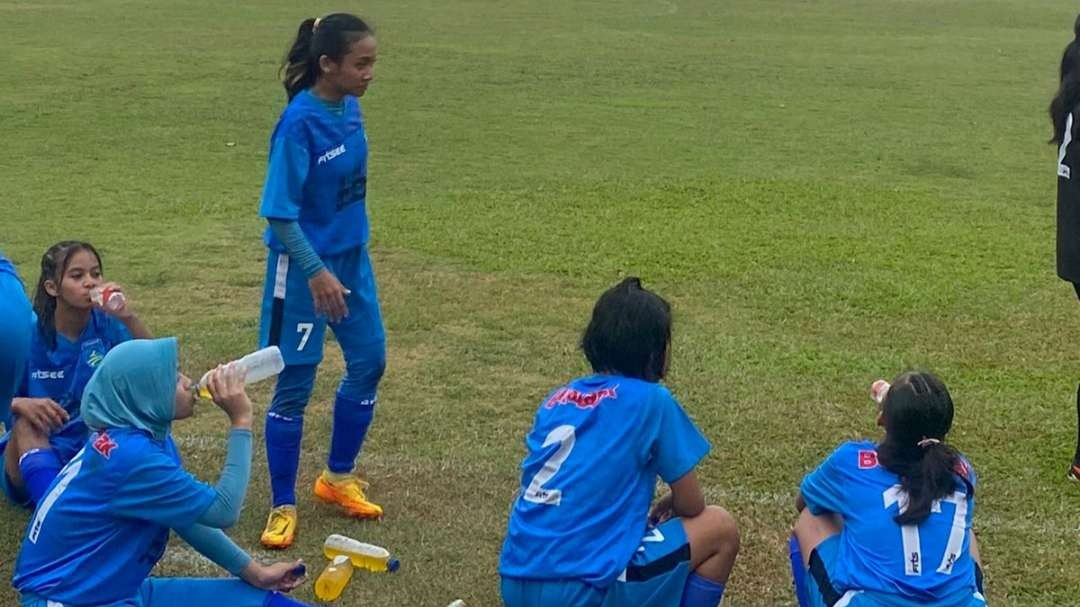 Tim Lamongan FC Women pada jeda pertandingan. (Foto: Istimewa)