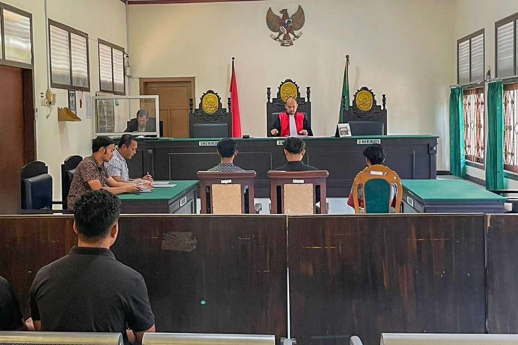 Tiga anggota geng motor saat disidangkan di PN Kota Probolinggo. (Foto: Humas Polres Probolinggo Kota)