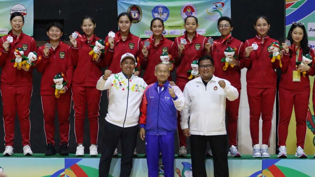 Tim Basket Putri Indonesia meraih perak pada AUG 2024. (Foto: Fariz Yarbo/Ngopibareng.id)