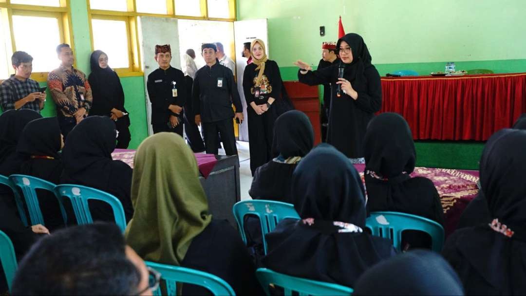 Ratusan tenaga PPPK Guru mengikuti literasi keuangan agar tidak terjerat pinjol dan judi online. (Foto: Humas Pemkab Banyuwangi)