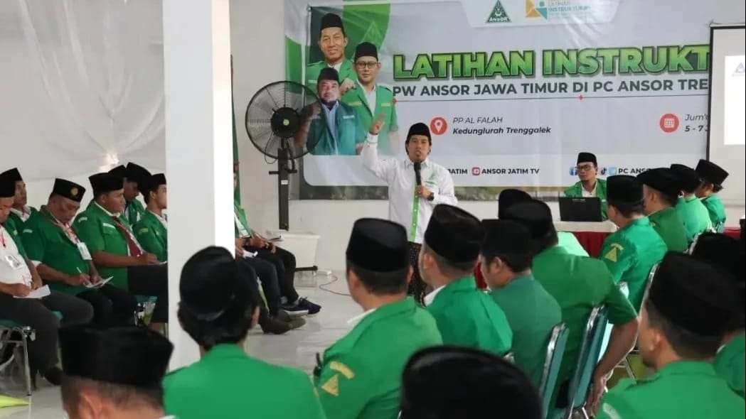 Khoirul Anam saat menjadi pematari didepan peserta. (Foto: Panitia for ngopibareng.id).