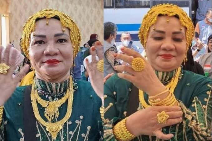 Suarnati Daeng Kanang dengan Aksi Pamer Emas dan Tampilan Glamor. (Foto: dok/ngopibareng.id) 