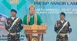 Ketum PP GP Ansor Addin Jauharuddin saat nemberi pidato pengarahan pada peserta Konferwil PW GP Ansor Lampung. (Foto PW Ansor For ngopibareng.id)