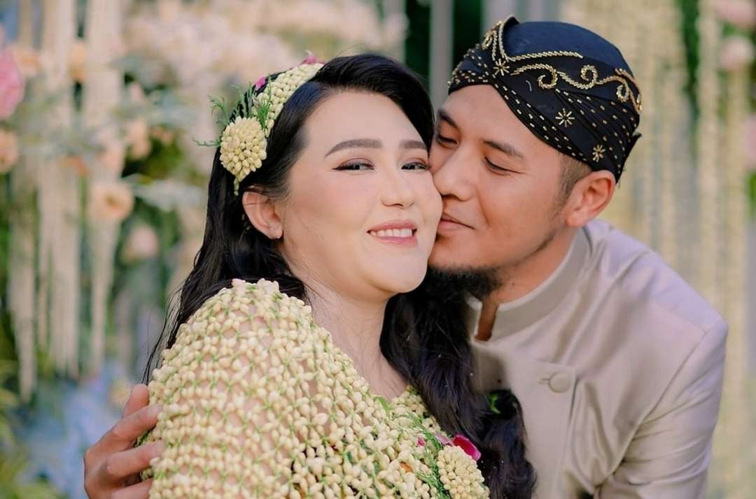 Pasangan Via Vallen dan Chevra Yolandi dikaruniai anak pertama laki-laki, Minggu 7 Juli 2024. (Foto: Instagram)