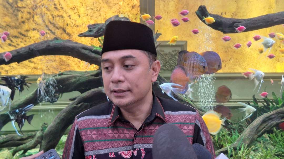 Walikota Surabaya Eri Cahyadi larang pegawainya main judi online. (Foto: Julianus Palermo/Ngopibareng.id)