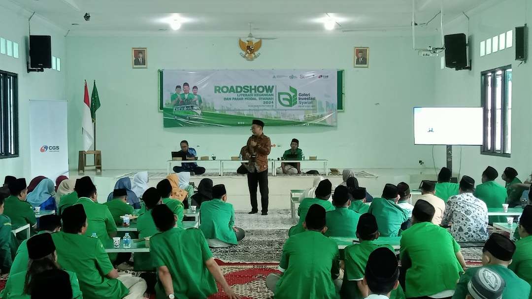 Lebih dari 150 kader GP Ansor Tuban mengikuti kegiatan roadshow literasi keuangan dan pasar modal syariah 2024 (Khoirul Huda/Ngopibareng.id)