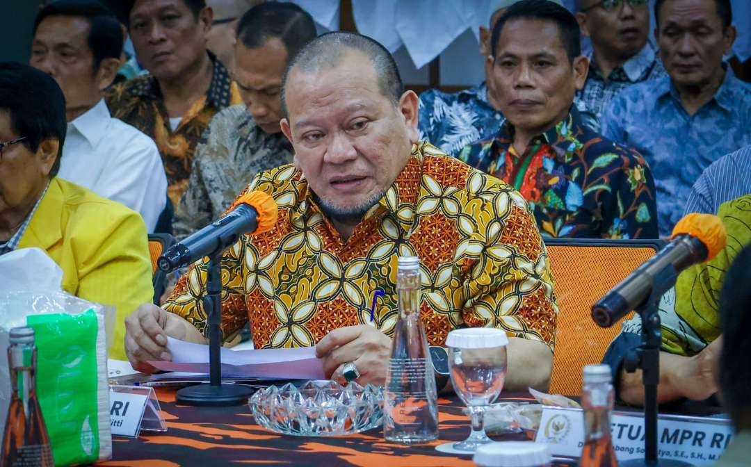 Ketua DPD RI AA LaNyalla Mahmud Mattalitti meminta pemerintah menemukan model distribusi BBM bersubsidi sehingga memastikan subsidi tepat sasaran. (Foto: Tim Media LaNyalla)