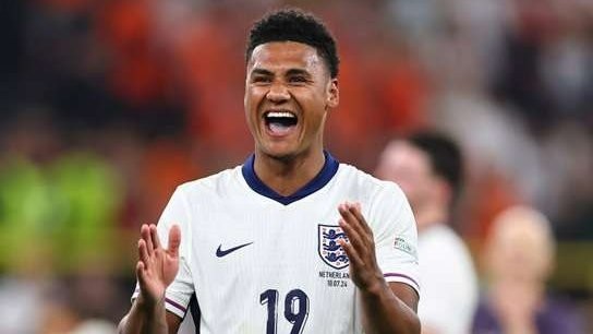 Ollie Watkins menjadi pahlawan kemenangan Inggris atas Belanda di laga semifinal Euro 2024 setelah mencetak gol pembunuh di pengujung laga. (Foto: X/@EURO2024)