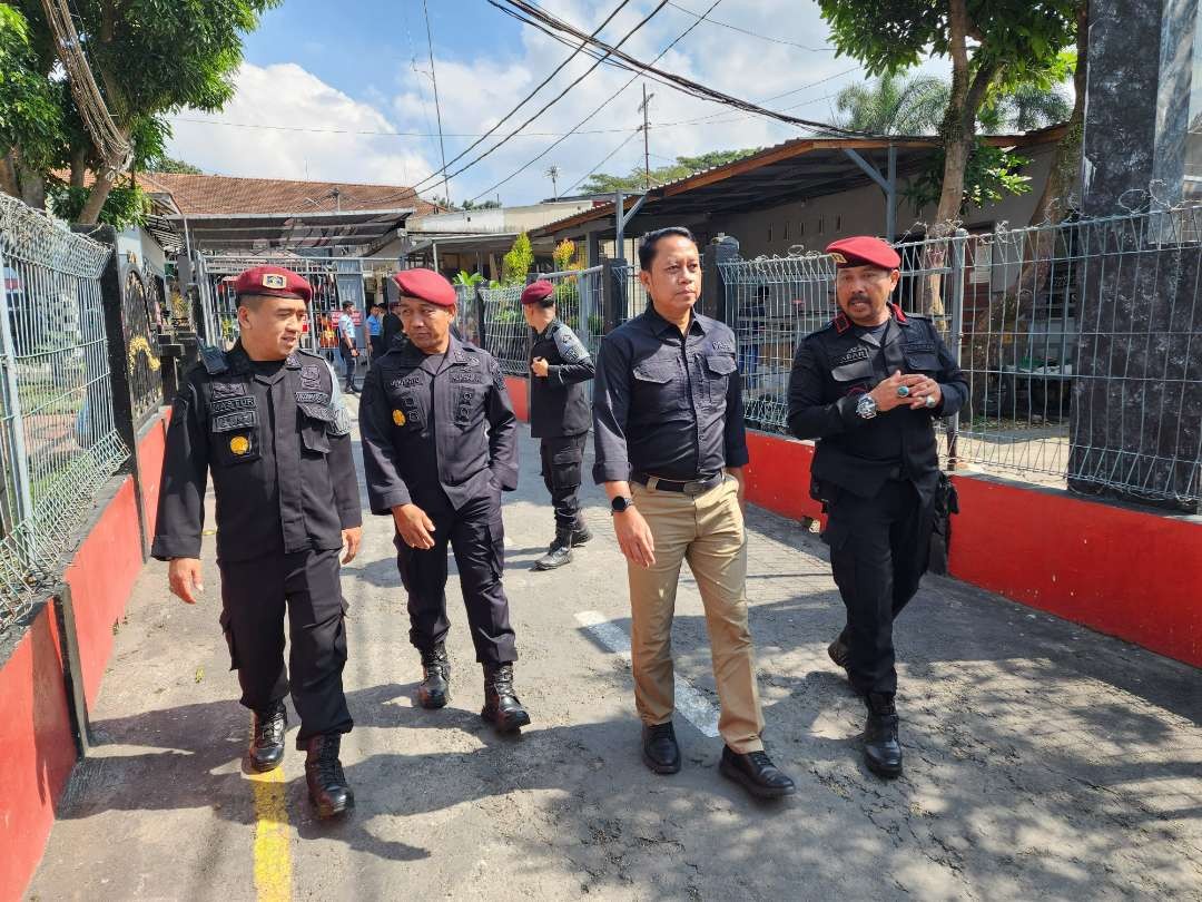 Kadivpas Kemenkumham Jatim meninjau Lapas Kelas I Malang. (Foto: Humas Kemenkumham Jatim)