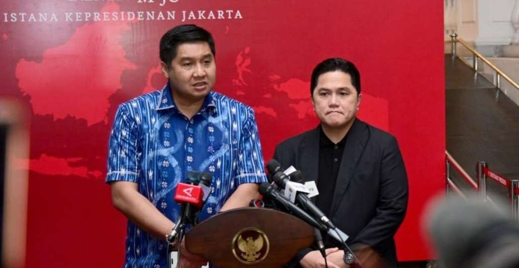 Ketua Steering Committee turnamen sepak bola Piala Presiden Maruarar Sirait bersama Ketua Umum PSSI Erick Thohir. (Foto: Antaranews)