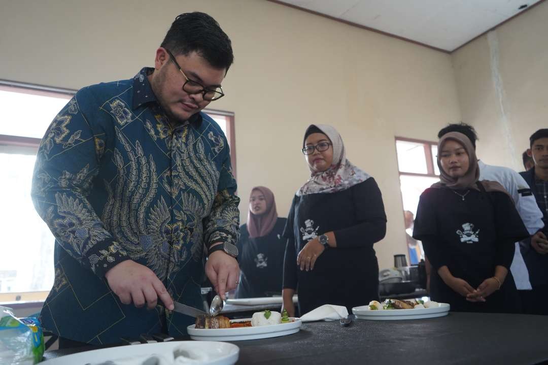 Bupati Hanindhito Himawan Pramana membuka pelatihan berbasis kompetensi yang diikuti 397 peserta di Balai Latihan Dinas Tenaga Kerja Kabupaten Kediri (Foto: Istimewa)