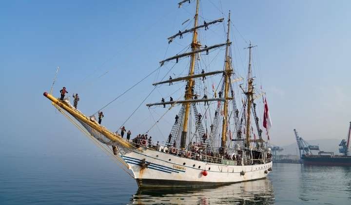 Kapal Republik Indonesia (KRI) Dewaruci singgah di Provinsi Lampung, sebagai titik terakhir dari misi pelayaran Muhibah Budaya Jalur Rempah (MBJR) 2024 (Foto: Istimewa)