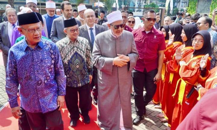 Grand Syekh Al Azhar Mesir, Ahmad Al Thayyeb.bertemu dengan keluarga besar Muhammadiyah dan para pemuka agama di Masjid At-Tanwir, Menteng Raya, Jakarta Pusat. (Foto: Istimewa)