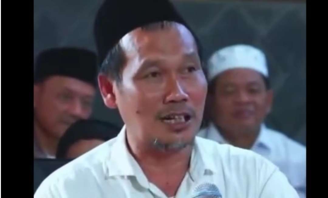 Gus Baha' alias KH Ahmad Bahauddin Nursalim, selalu membawa Islamis dengan bahagia. (Ilustrasi)