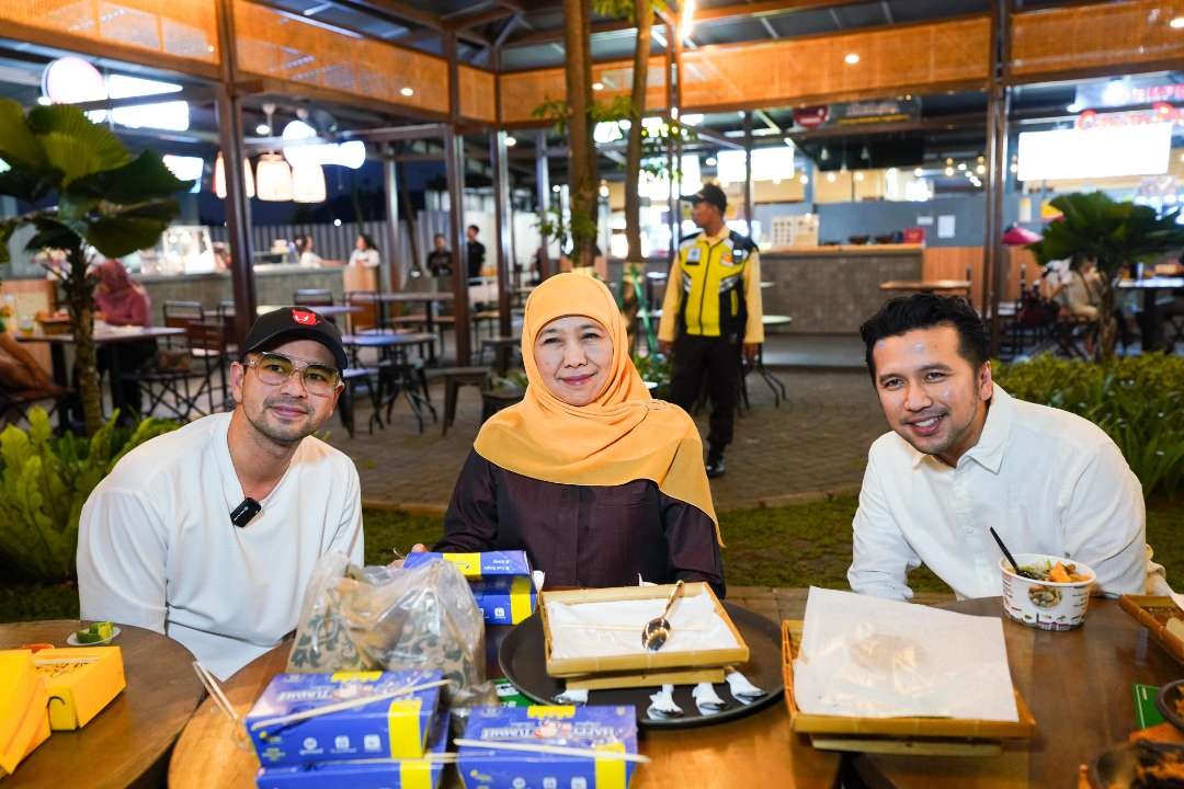 Khofifah Indar Parawansa dan Emil Dardak, bakal cagub dan wagub Jawa Timur pada Pilkada, 27 November 2024, bertemu Raffi Ahmad. (Foto: Istimewa)