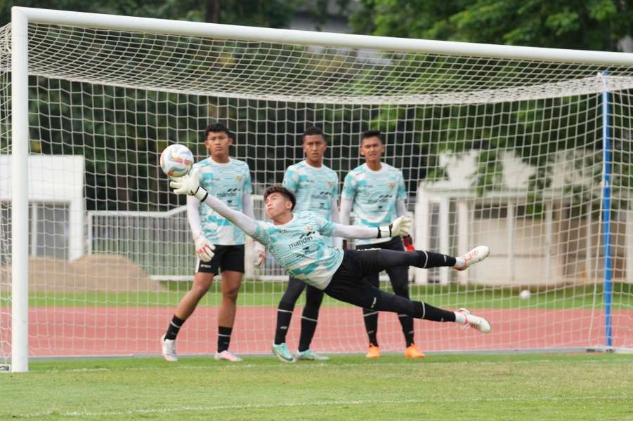 Timnas Indonesia U-19 saat berlatih di Surabaya. (Foto: PSSI)