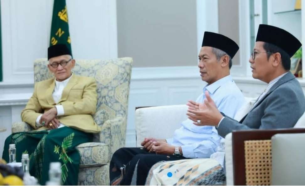 Rais Aam PBNU KH Miftachul Akhyar bersama Katib Aam PBNU KH Achmad Astoria Said dan KH M Cholil Nafis. (Ilustrasi foto: fok/ngopibareng.id)