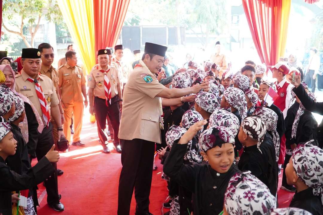 Bupati Lamongan, Yuhronur Efendi usai melaunching MPLS serentak. (Foto: Istimewa)