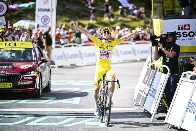 Tadej Pogacar berhasil juarai Tour de France etape 15 dan semakin mendekati sebagai juara Tour de France 2024. (Foto: Istimewa)