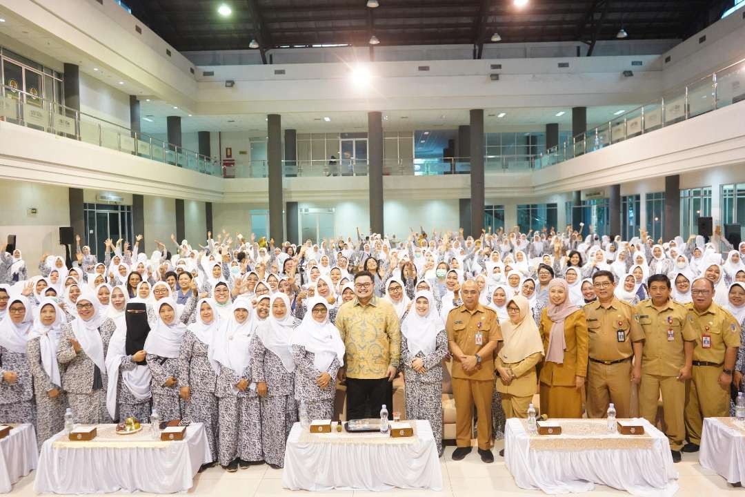 Bupati Kediri Hanindhito Himawan Pramana berencana mengajukan usulan formasi ratusan bidan dalam satu tahun ke depan (Foto: Istimewa)