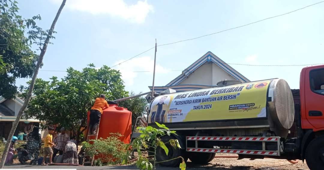 BPBD Dropping air bersih di wilayah Kecamatan Grabagan, Tuban (Foto: dok. BPBD Tuban)