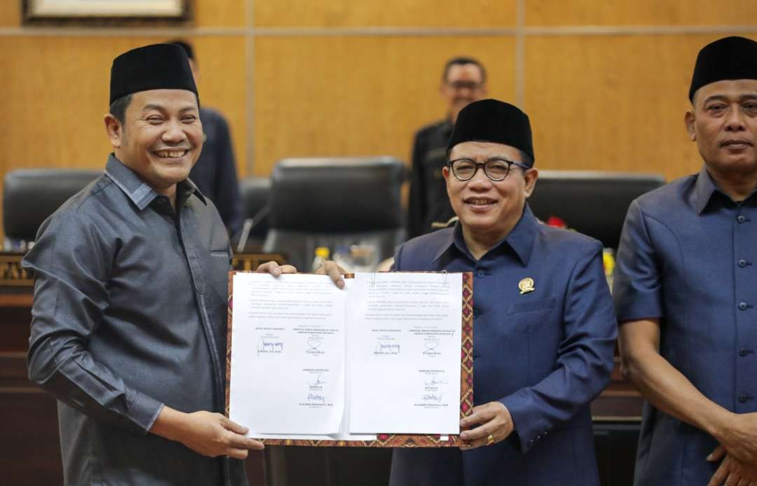 Plt Bupati Sidoarjo tunjukan Raperda PUG 2025, dukung kesetaraan gender (Foto : Aini/Ngopibareng.id)