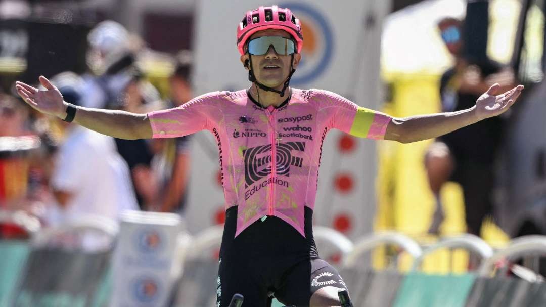 Richard Carapaz berhasil menjadi juara di Tour de France etape 17. (Foto: Istimewa)