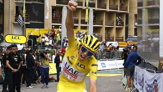 Tadej Pogacar memenangkan Tour de France etape 14 sekaligus memperkuat posisinya di puncak klasemen general classification. (Foto: Istimewa)