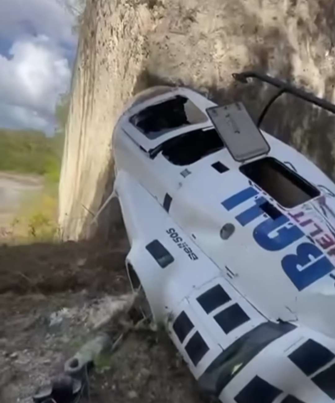 Helikopter milik Bali Helitour jatuh di Bali, Jumat 19 Juli 2024 sore. (Foto: Istimewa)