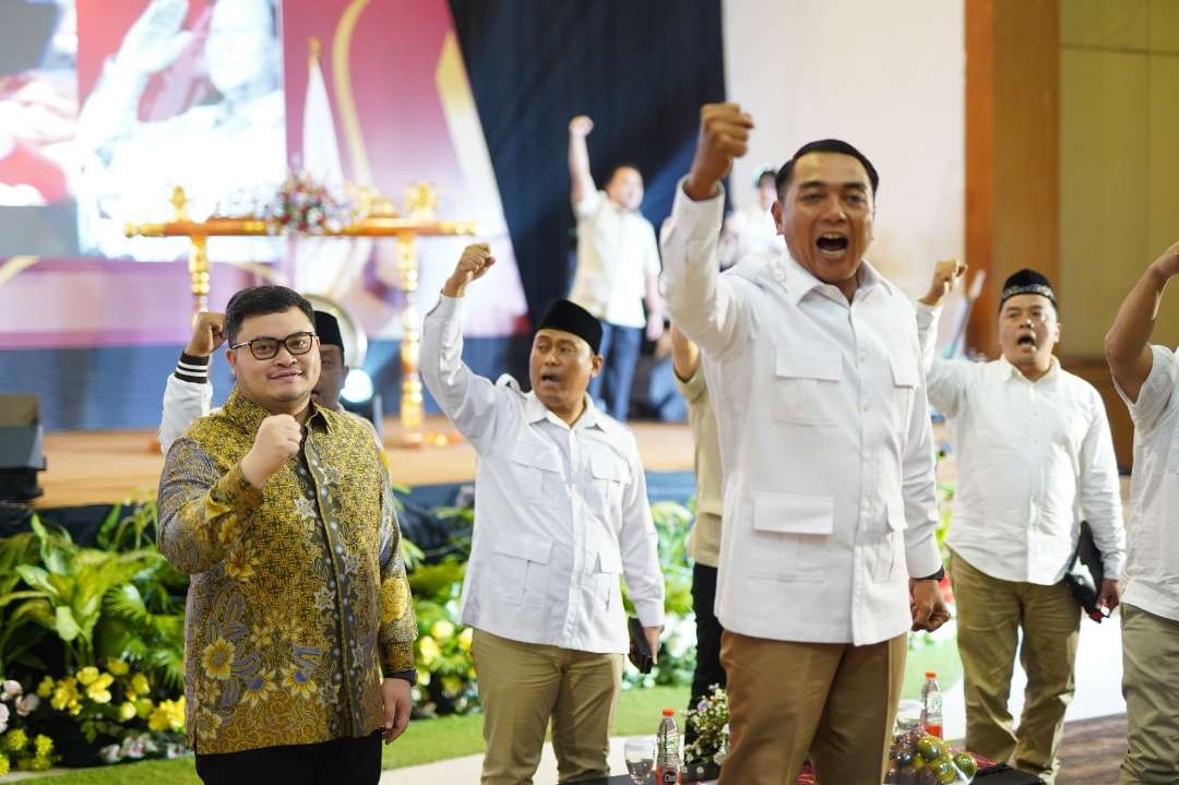 Hanindhito Himawan Pramana (paling kiri) saat hadir di Rapimcab Partai Gerindra Kabupaten Kediri. (Foto: Istimewa)