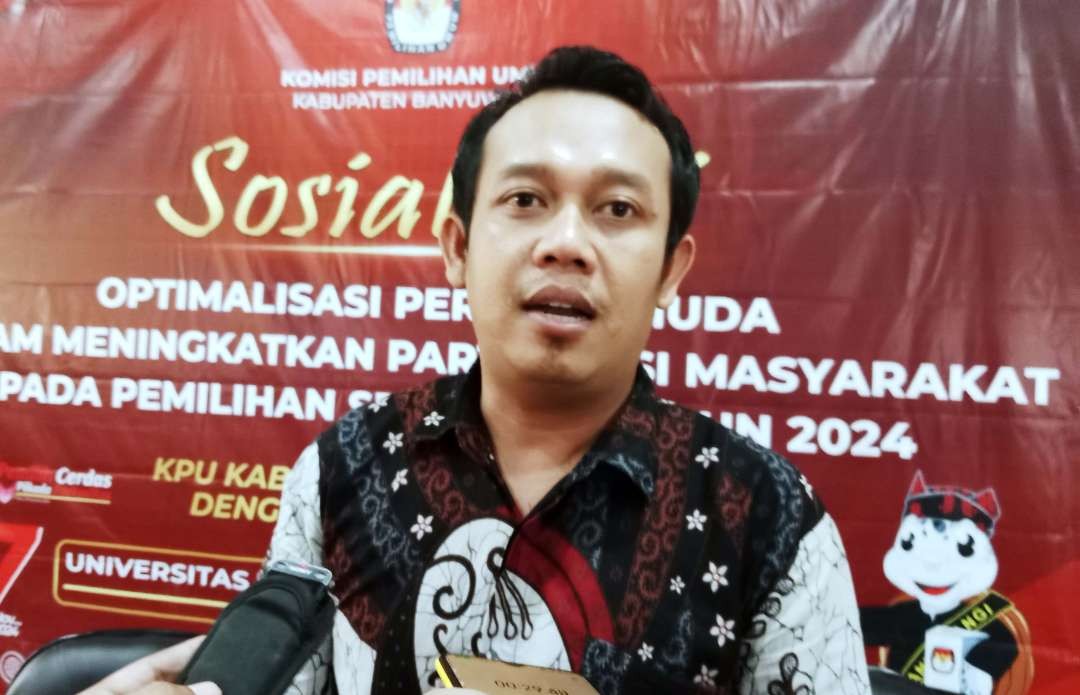 Komisioner KPU Banyuwangi Divisi Sosdiklih, Parmas dan SDM, Enot Sugiharto (Foto: istimewa)