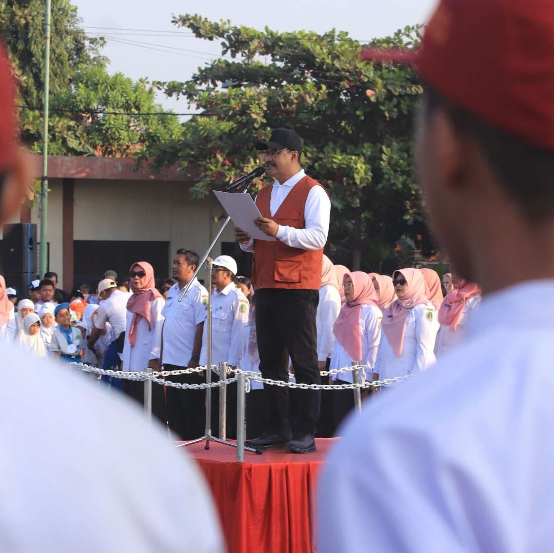 Walikota Pasuruan Gus Ipul memimpin apel bersama deklarasi sekolah aman dan nyaman, bertempat GOR Untung Suropati Kota Pasuruan, Jawa Timur, Rabu 24 Juli 2024. (Foto: Istimewa)