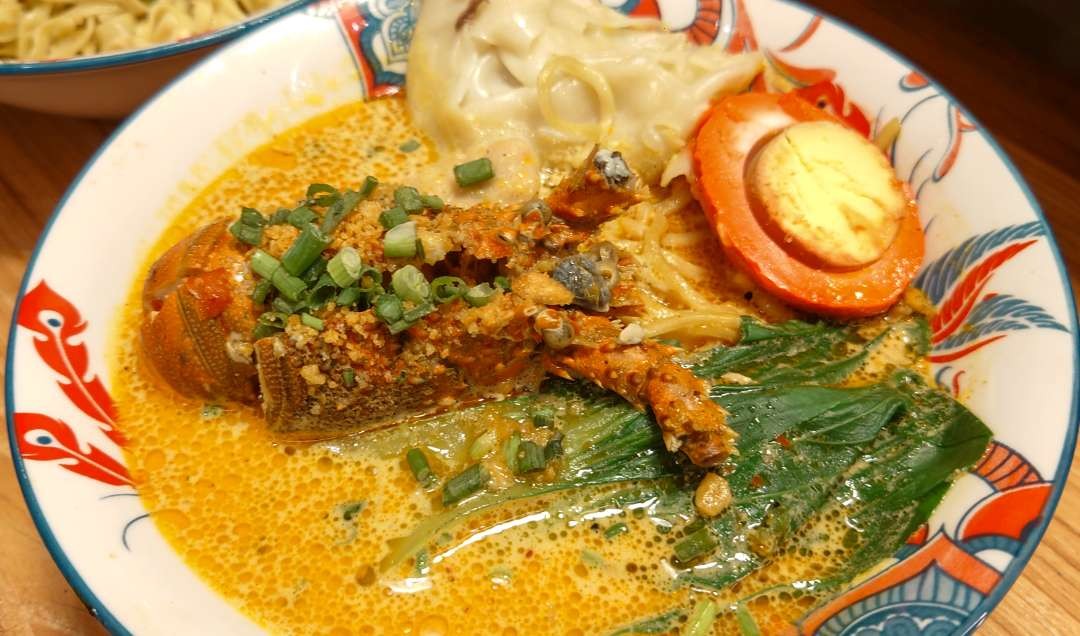 Mie Lobster Kuah Kari, Hidangan Kaya Rempah Khas Nusantara (Foto : Aini/Ngopibareng.id)