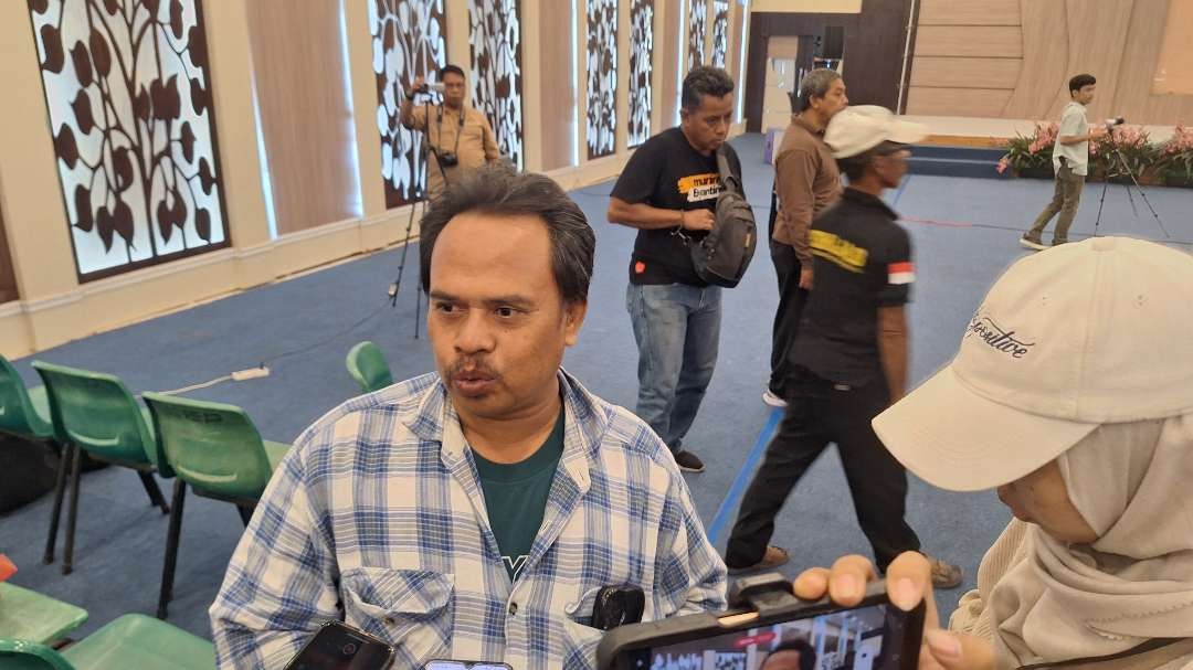 M. Yasin, nelayan asal Kejawan Putih Tambak, yang menolak keberadaan PSN SWL di pesisir timur Surabaya, yang akan mengancam kehidupannya dan Masyarakat. (Foto: Julianus Palermo/Ngopibareng.id)