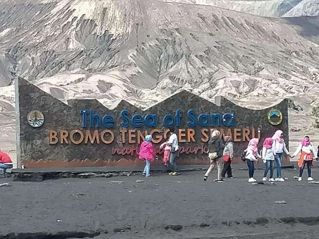 BB TNBTS melarang wisatawan berkemah di kawasan Gunung Bromo.  (Foto: Ikhsan Mahmudi/Ngopibareng.id)