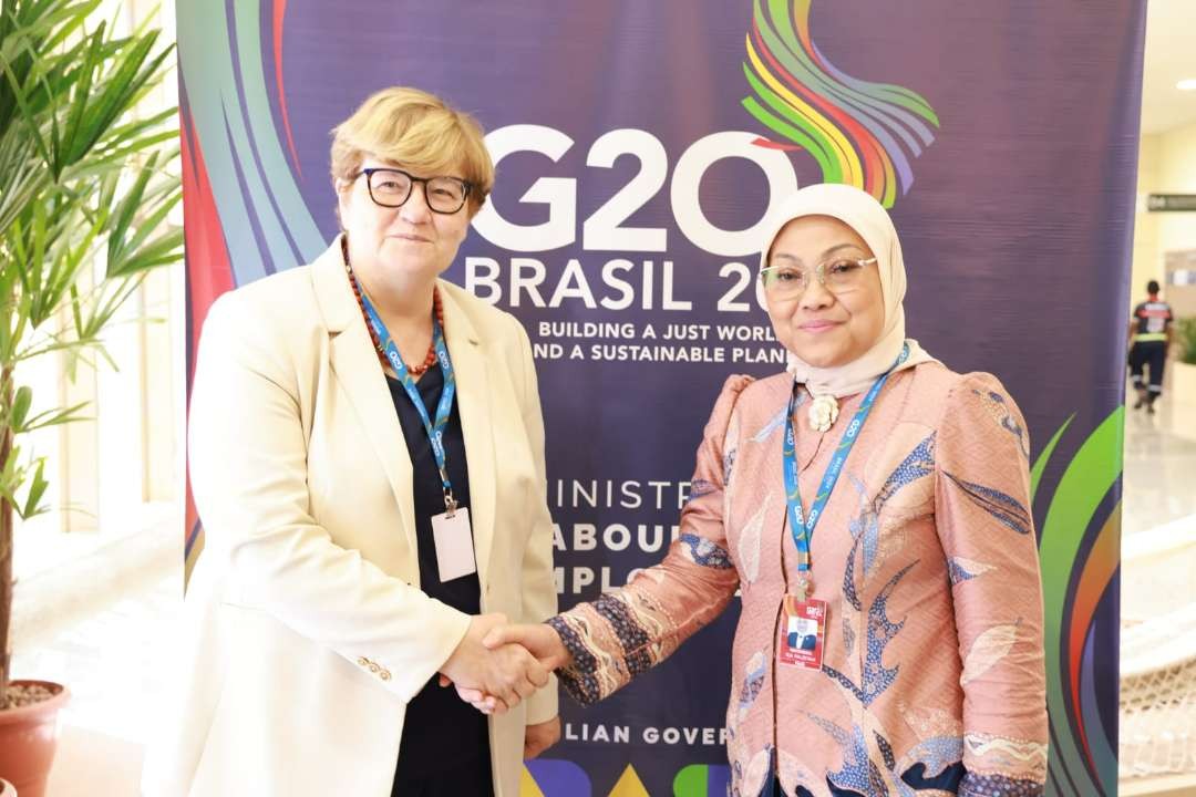 Menaker RI Id Fauziyah pada pertemuan bilateral dengan Parliamentary State Secretary Jerman, Anette Kramme di Brazil, Jumat 26 Juli 2024 di sela-sela pertemuan G20. (Foto: Humas Kemnaker)