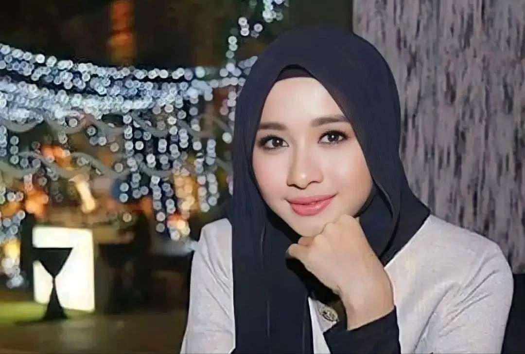 Laudya Chintya Bella sempat dikabarkan menikah dengan ustaz. Secara mendadak kabar itu sudah dibantah oleh pemilik akun Facebook dengan nama yang islami. (Foto: Instagram)