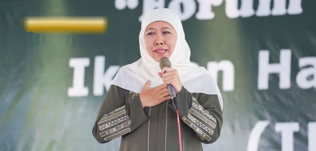 Khofifah Indar Parawansa tausiah di hadapan Jemaah Ikatan Haji Muslimat NU Bojonegoro, Jawa Timur. (Foto: Istimewa)