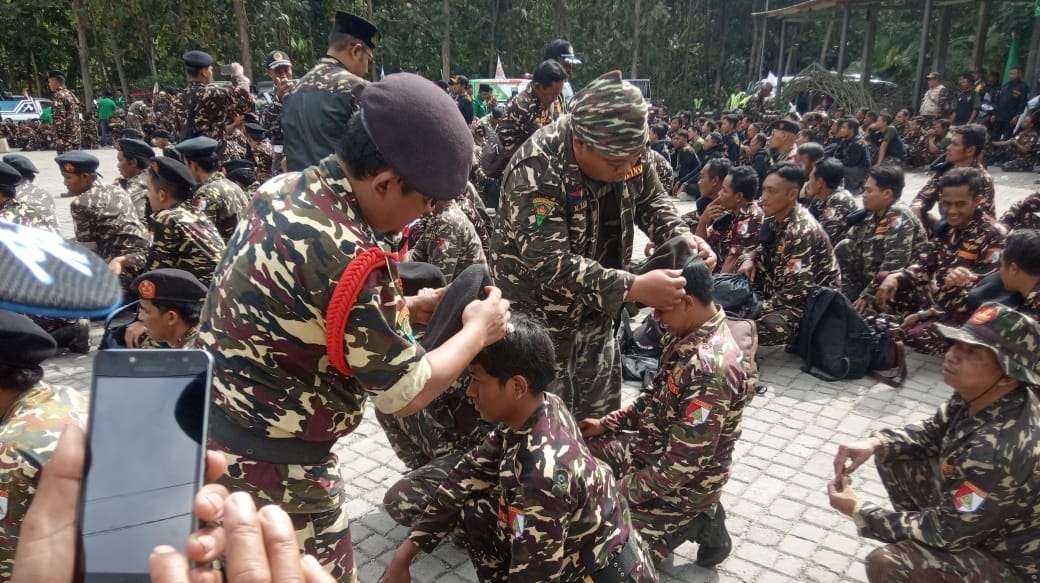 Pembaretan dan Long March Satkorcab Banser Kabupaten Blitar berlangsung mulai pukul 19.30 WIB. (Foto: imam for ngopibareng.id)