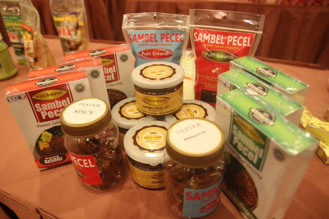 Sambel pecel dalam kemasan. (Foto: dok/ngopibareng.id)