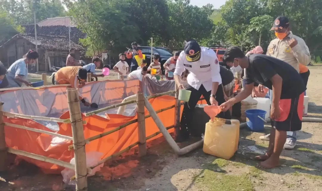 Bantuan air bersih dari Pemprov Jatim di Ngawi (Foto: dok. BPBD Jatim)