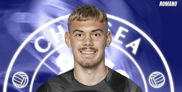 Filip Jorgensen resmi berseragam Chelsea